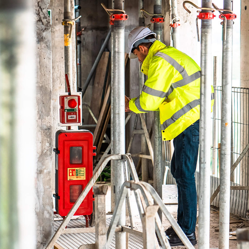 CSE Crosscom WES Wireless Emergency Alarm System on Construction Site